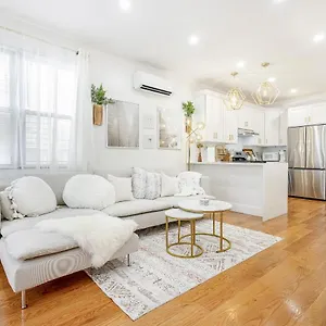 https://spacious-brooklyn-townhome-free-parking.us-newyorkcity.com